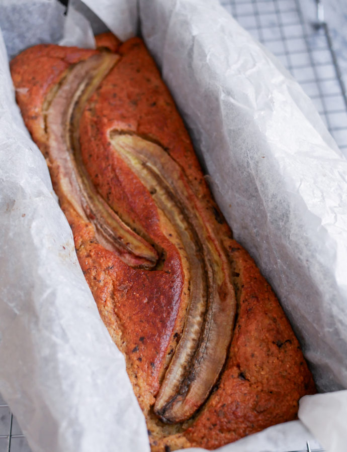 SAFTIG BANANKAKE MED SJOKOLADEBITER