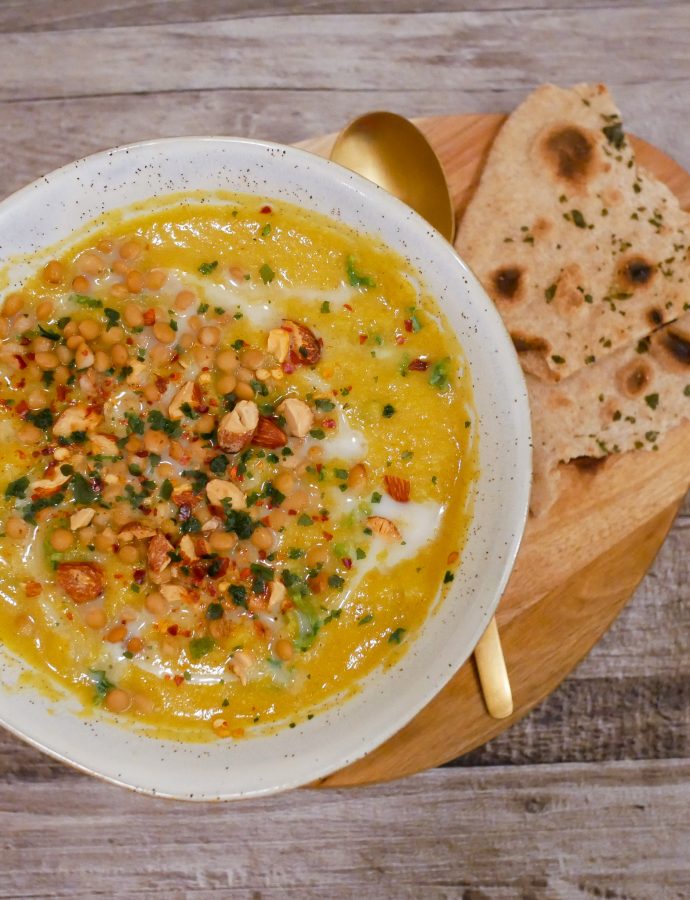 GYLDEN BLOMKÅLSUPPE MED LINSER